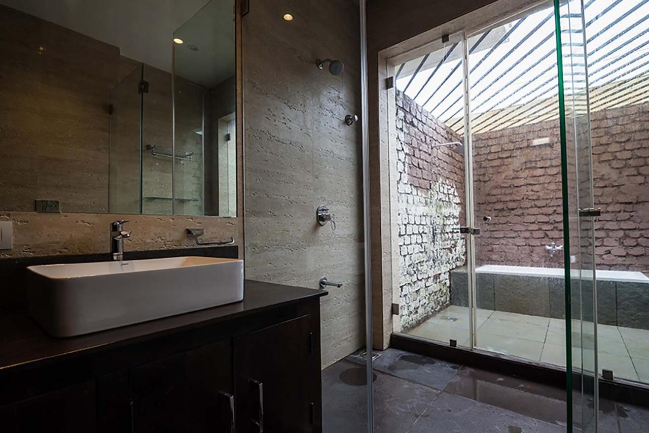 Stayvista'S Shivom Villa 12 - A Serene Escape With Views Of The Valley And Lake Лонавала Екстериор снимка